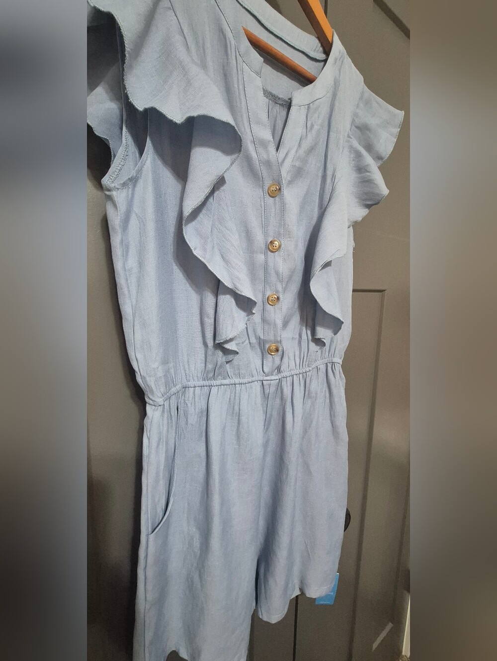 NWT Cupshe Light Blue Flutter Sleeve Button Front Romper w/ Pockets Size Medium - Picture 3 of 11
